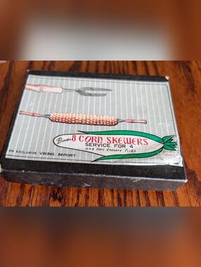 VTGIB BAMBOO/ HOR D'OEUVRE  8 CORN SKEWERS SERVES 4 NICE CONDITION